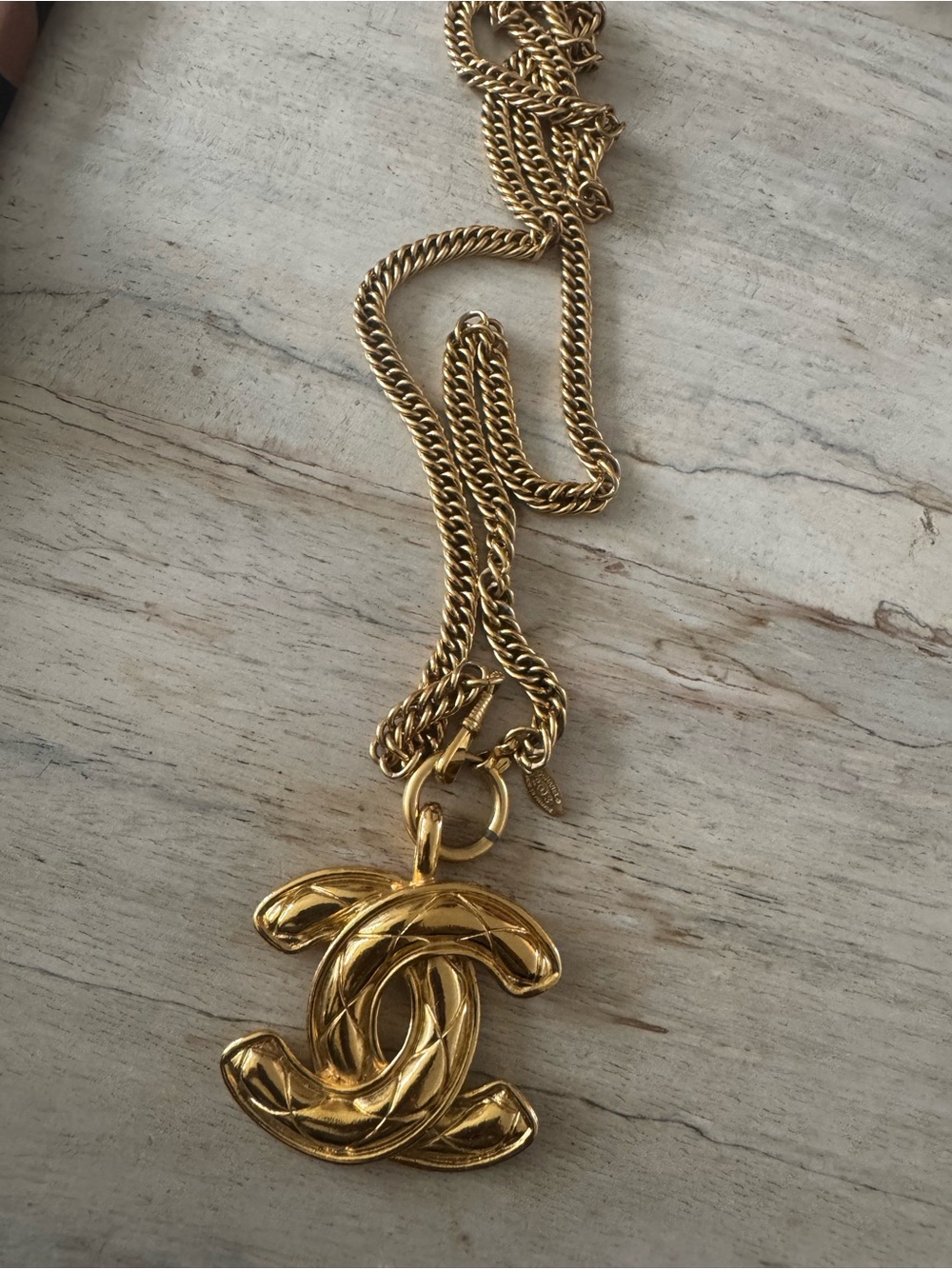 CHANEL Gold-Tone Interlocking CC Pendant Necklace